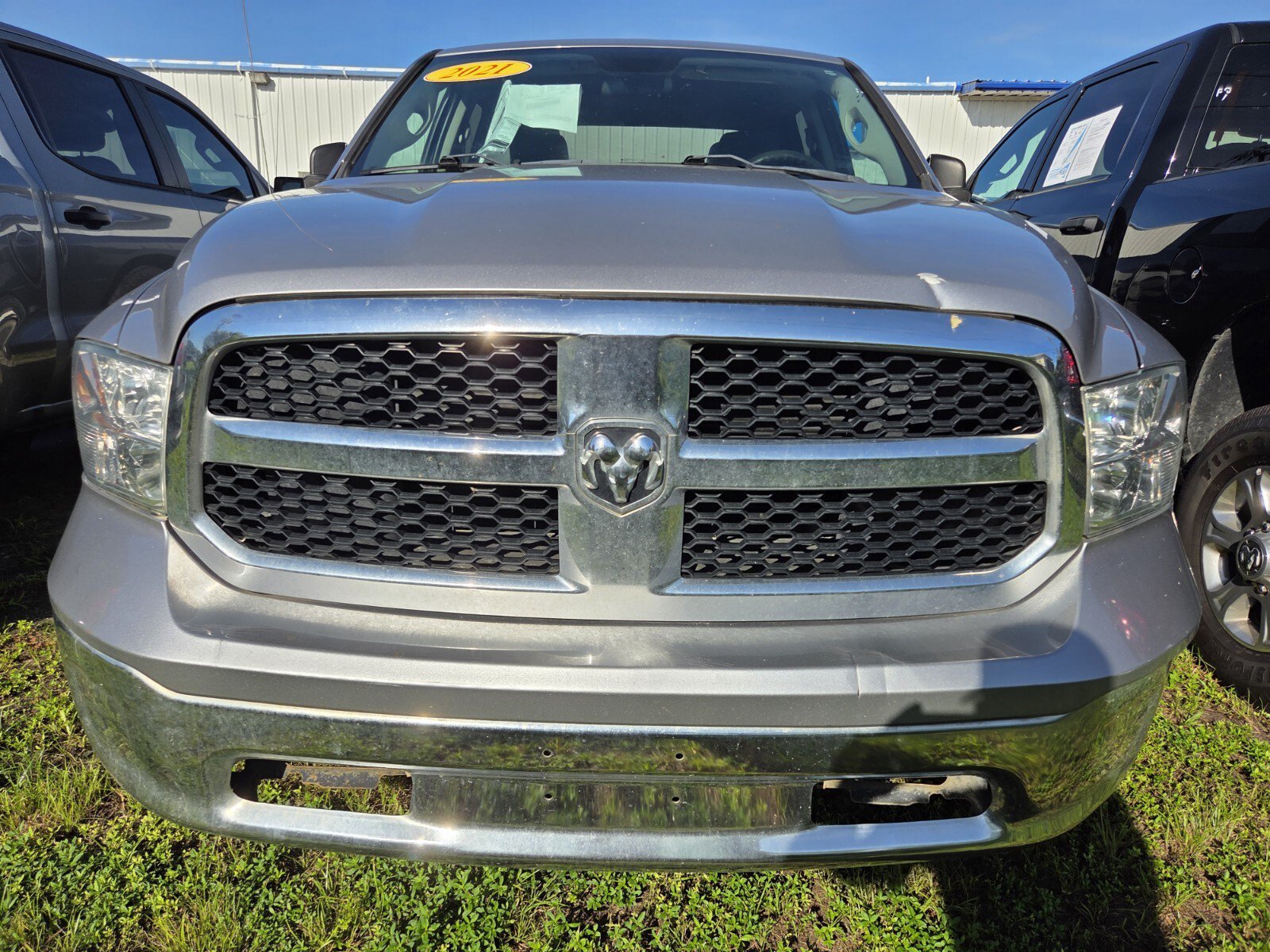 Used 2021 RAM 1500 Classic SLT AWD/4WD image 2