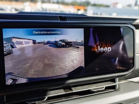 New 2025 Jeep Gladiator Sport w/ Premium Package image 25