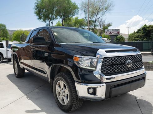 Used 2020 Toyota Tundra SR5 w/ SR5 Upgrade Package AWD/4WD image 10