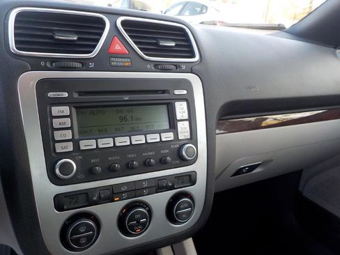 Used 2008 Volkswagen Eos Lux image 12