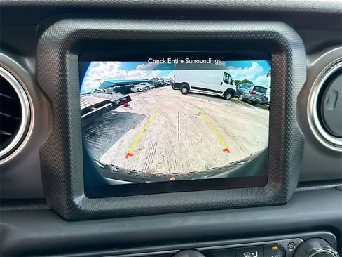 Used 2021 Jeep Wrangler Unlimited Rubicon 4xe w/ Cold Weather Group image 14