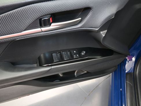 Used 2025 Toyota Camry SE image 12