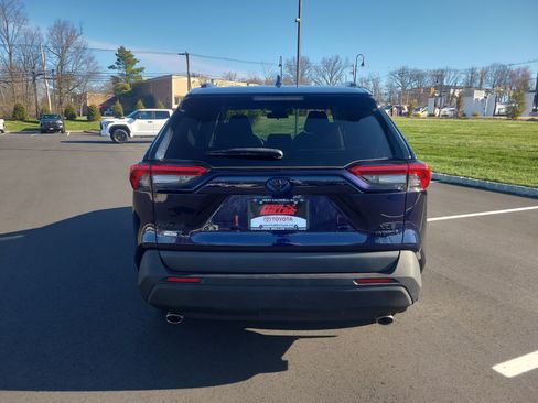Certified 2020 Toyota RAV4 XLE w/ Convenience Package image 6