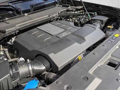Certified 2025 Land Rover Defender 110 V8 AWD/4WD image 24