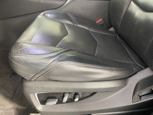 Used 2020 Cadillac Escalade Luxury image 11