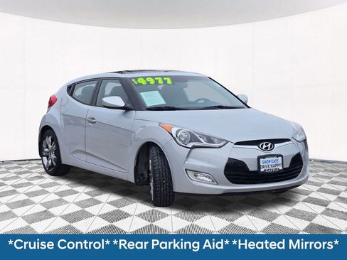 Used 2016 Hyundai Veloster Base w/ Option Group 03 image 4