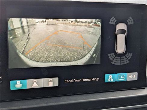 Certified 2025 Honda Pilot Touring image 15