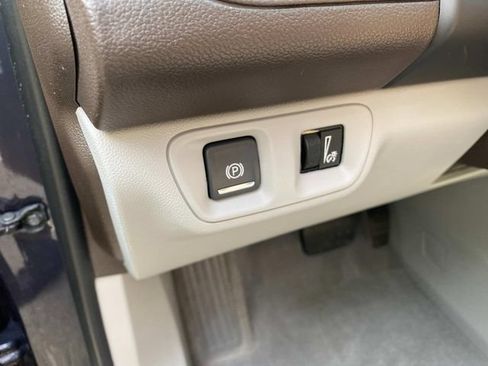 Used 2019 GMC Acadia SLT FWD image 16