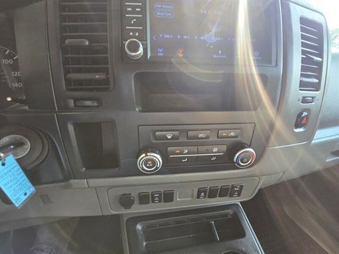 Used 2019 Nissan NV 2500 SV image 19