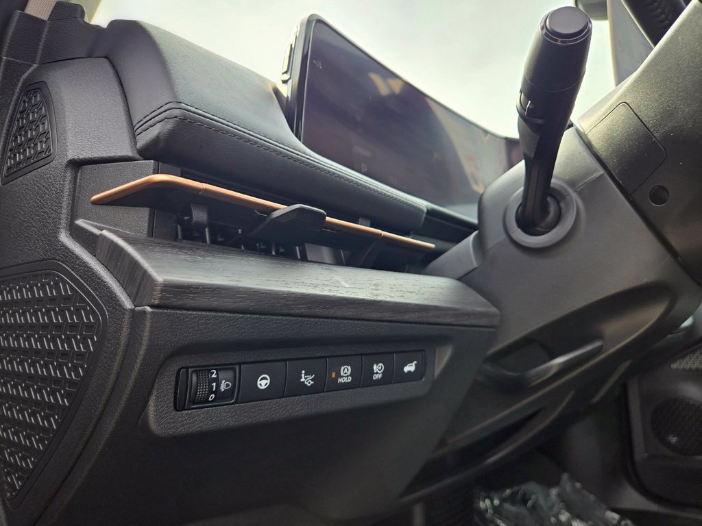 Used 2023 Nissan Ariya FWD image 30
