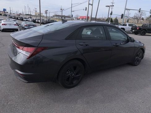 Used 2022 Hyundai Elantra SEL w/ Convenience Package image 12