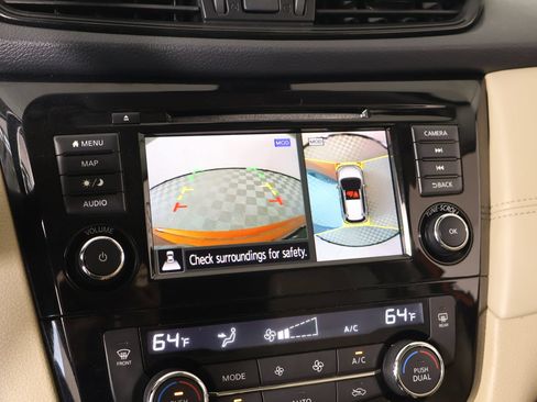 Used 2019 Nissan Rogue SL AWD/4WD image 6