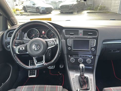 Used 2016 Volkswagen GTI S image 9