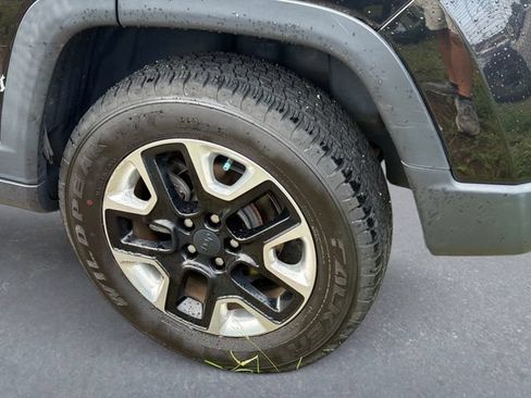 Used 2018 Jeep Compass Trailhawk AWD/4WD image 8