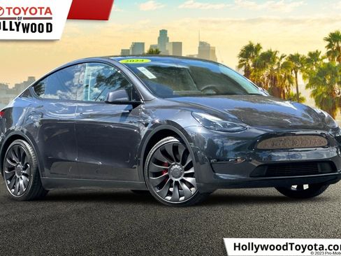 Used 2024 Tesla Model Y Performance AWD/4WD image 1