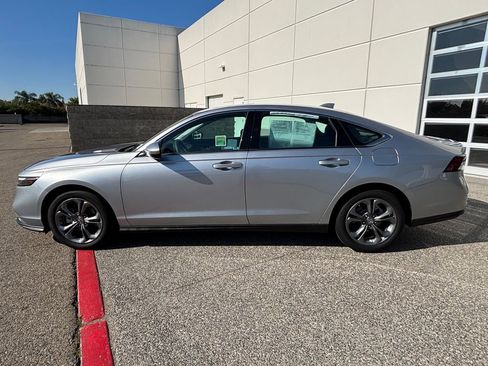Used 2023 Honda Accord EX image 8