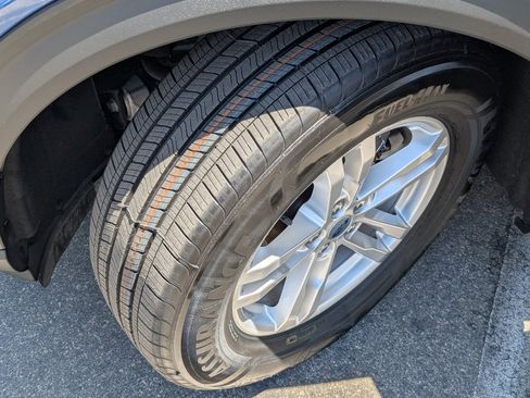Used 2021 Ford Explorer XLT RWD image 21