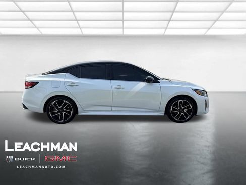 Used 2024 Nissan Sentra SR w/ SR Premium Package FWD image 9