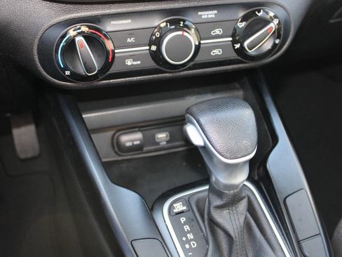 Used 2022 Kia Soul LX w/ Technology Package image 18