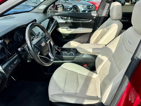 Used 2020 Cadillac XT6 Sport image 11