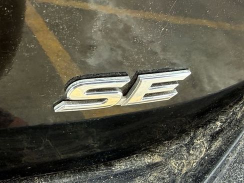 Used 2023 Toyota Camry SE FWD image 9
