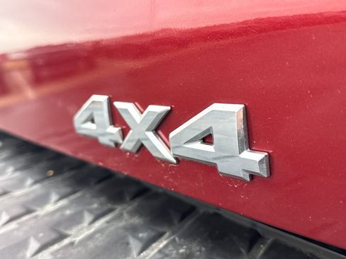 Used 2017 Nissan Titan S image 10