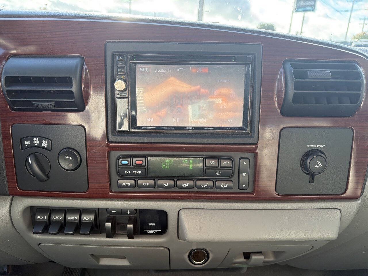 Used 2005 Ford F350 Lariat AWD/4WD image 28