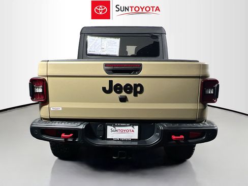 Used 2021 Jeep Gladiator Rubicon image 5
