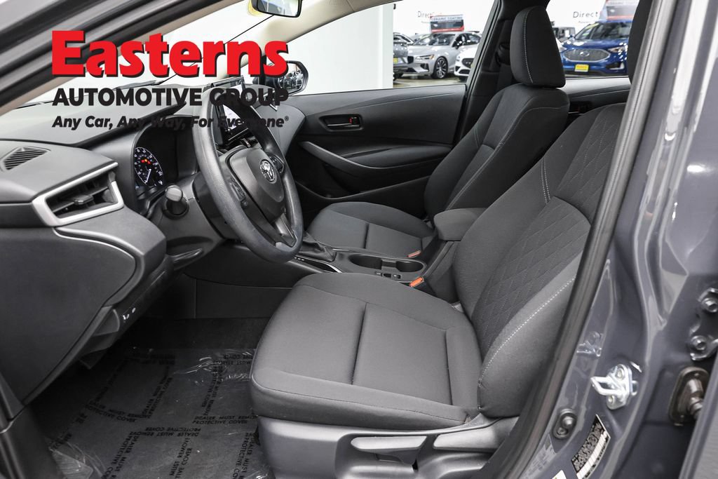 Used 2025 Toyota Corolla LE FWD image 14