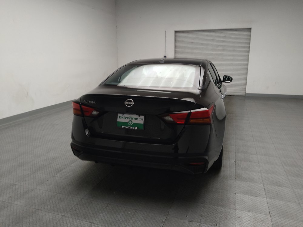 Used 2025 Nissan Altima 2.5 SV FWD image 7