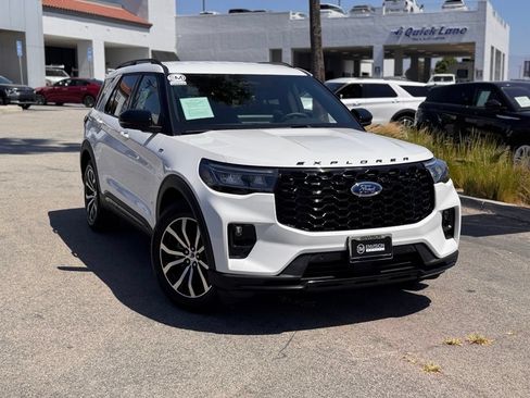 Used 2026 Ford Explorer ST-Line RWD image 2