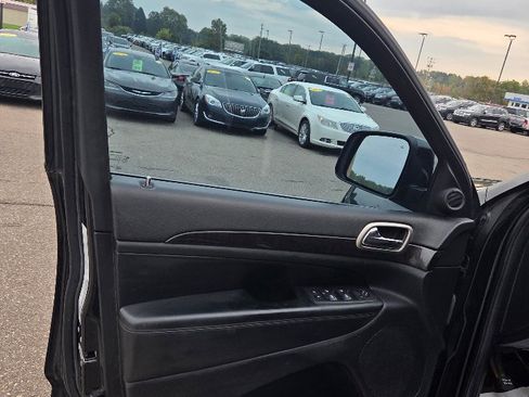 Used 2013 Jeep Grand Cherokee Laredo image 10