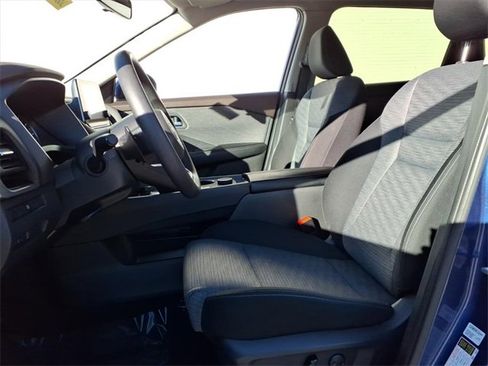 Used 2023 Nissan Rogue SV image 13