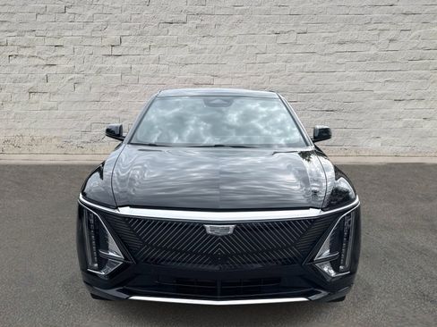 New 2025 Cadillac Lyriq Luxury image 2