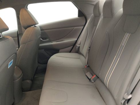 Used 2023 Hyundai Elantra SEL w/ Convenience Package FWD image 18