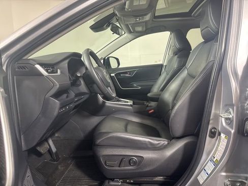 Used 2023 Toyota RAV4 XLE Premium image 11