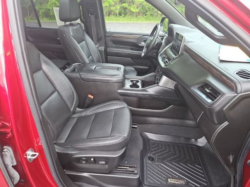 Used 2021 Chevrolet Tahoe Z71 w/ Luxury Package AWD/4WD image 36