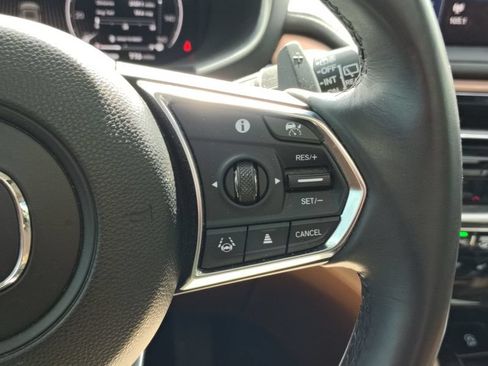 Used 2025 Acura MDX SH-AWD w/ Technology Package image 17