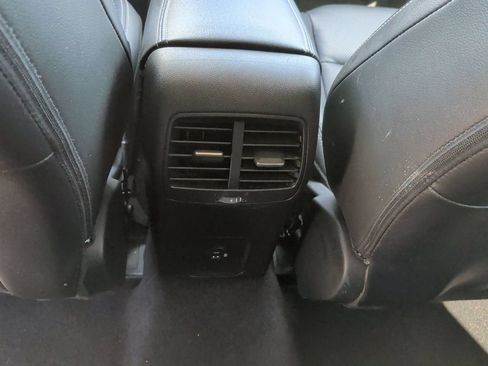 Used 2022 Ford Escape Titanium FWD image 34