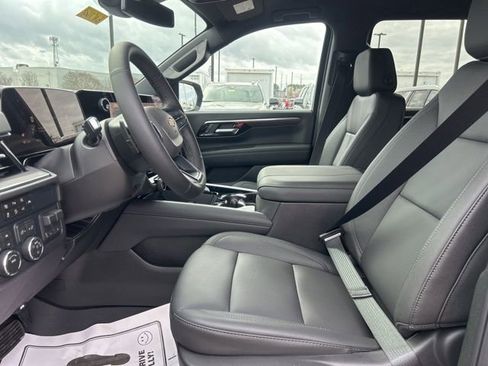 New 2026 Chevrolet Suburban LT w/ Comfort Package image 15