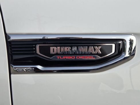 Used 2024 GMC Sierra 1500 Denali AWD/4WD image 9