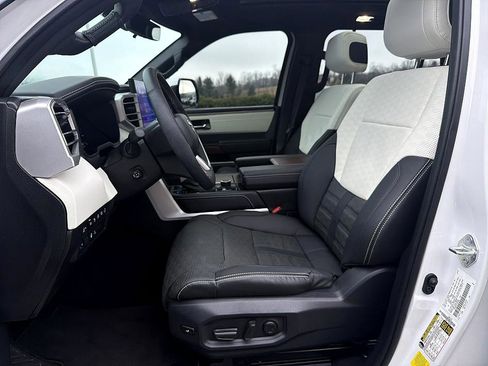 Used 2025 Toyota Sequoia Capstone image 11