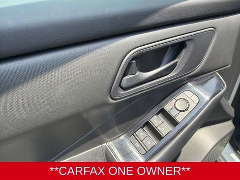 Used 2024 Nissan Rogue S AWD/4WD image 7