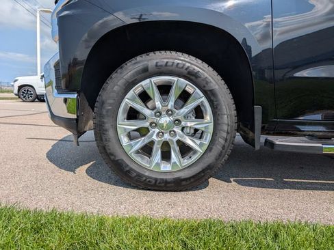 Used 2021 Chevrolet Silverado 1500 LTZ AWD/4WD image 8