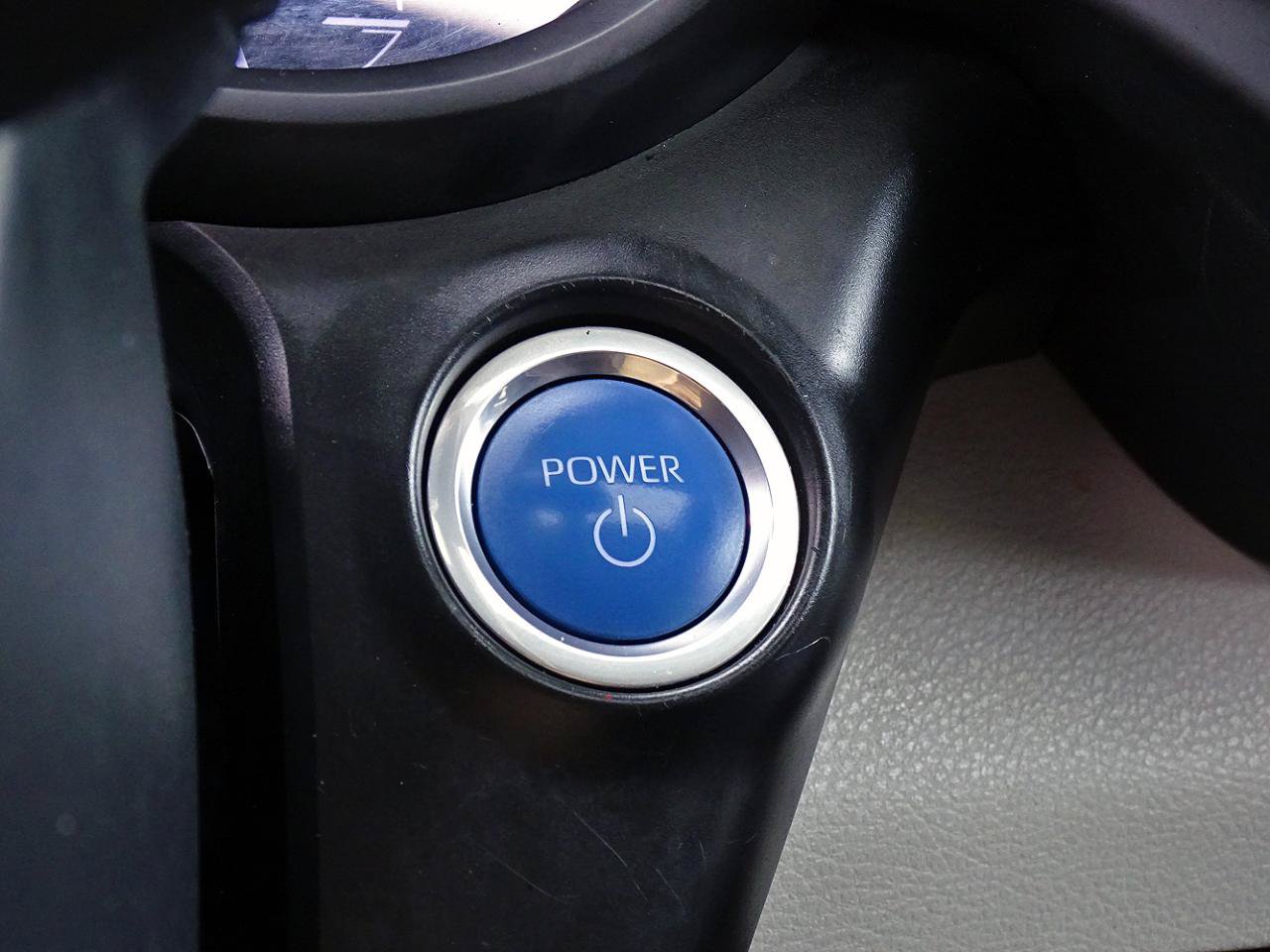 Used 2024 Toyota Sienna XLE FWD image 35