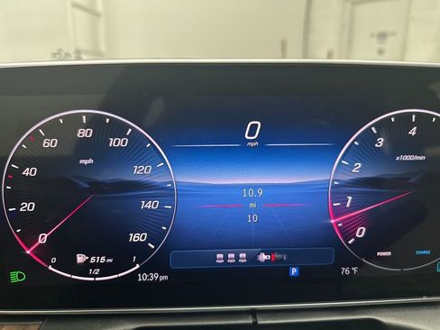 Used 2025 Mercedes-Benz C 300 Sedan image 12