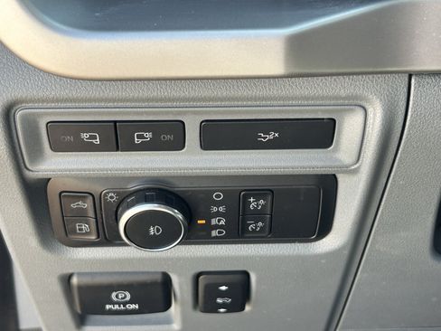 Used 2022 Ford F150 XLT w/ Equipment Group 302A High AWD/4WD image 19