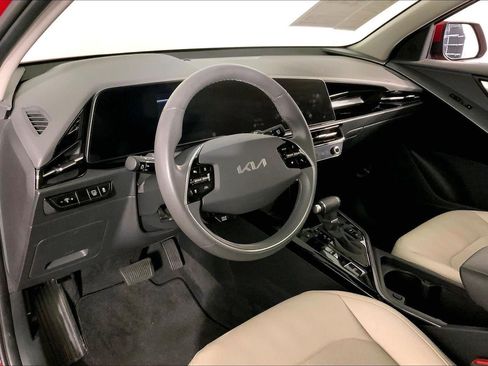 Certified 2024 Kia Niro EX FWD image 14