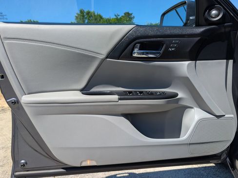 Used 2013 Honda Accord EX-L image 17
