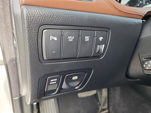 Used 2011 Hyundai Genesis 3.8 w/ Technology Pkg 4 image 31